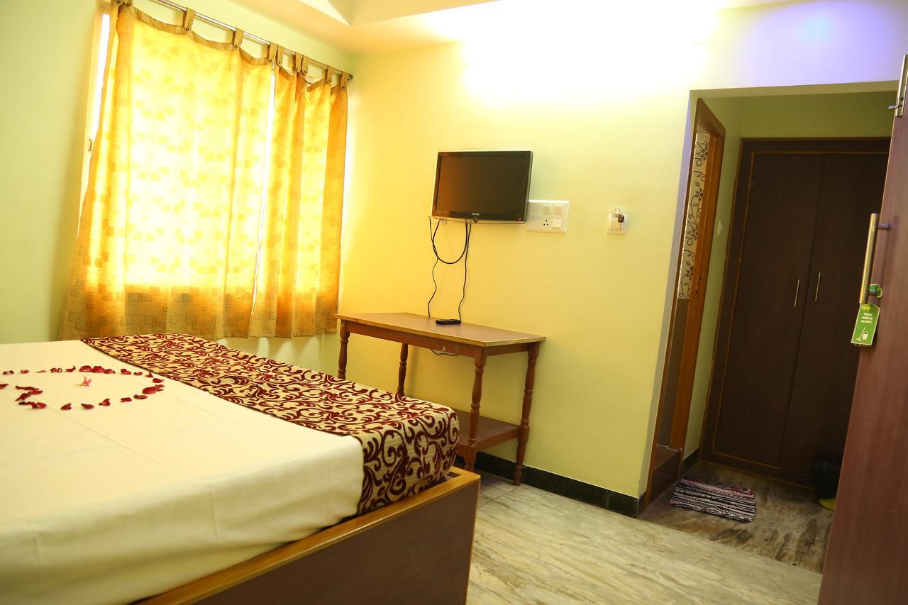 Hotel Vijay Pollachi Exterior photo
